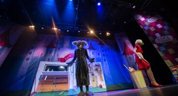 „Domino“ teatro spektaklis „Kakė Makė ir atversta knyga“