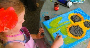 Dailės būrelio renginys 4-6 m. vaikams "Saulėgrąžų tapyba"