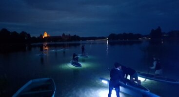 Naktinis irklenčių turas Luokesų ežere