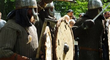 Tarptautinis senųjų amatų, archajinės muzikos ir karybos festivalis „Apuolė“