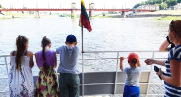 Pasiplaukiojimas laivu Kaunas su Joninių tradicijų pasakojimais