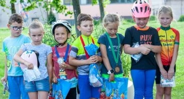 Vaikų dviračių lenktynės Kalniečių parke