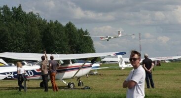 Aviacijos šventė skirta Marijampolės miesto 230 metų sukakčiai  ir Marijampolės aeroklubo 45-čiui paminėti