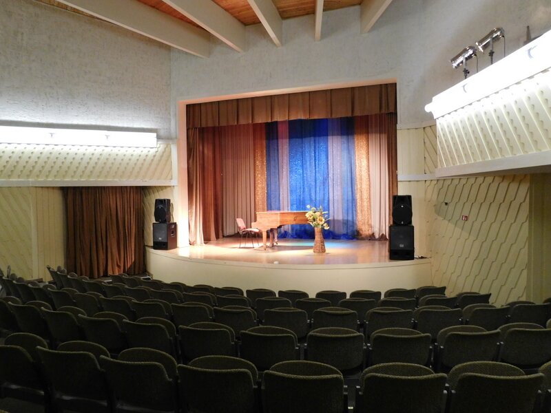 Juodkrantės kultūros centro koncertų salė 